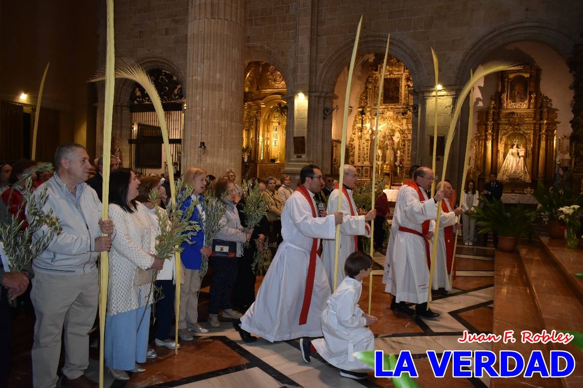 La procesión del Domingo de Ramos recorre la calle Mayor y La Corredera de Caravaca