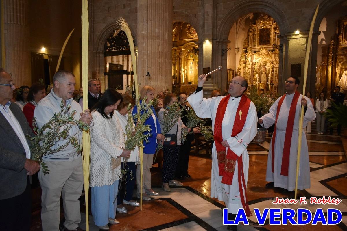 La procesión del Domingo de Ramos recorre la calle Mayor y La Corredera de Caravaca