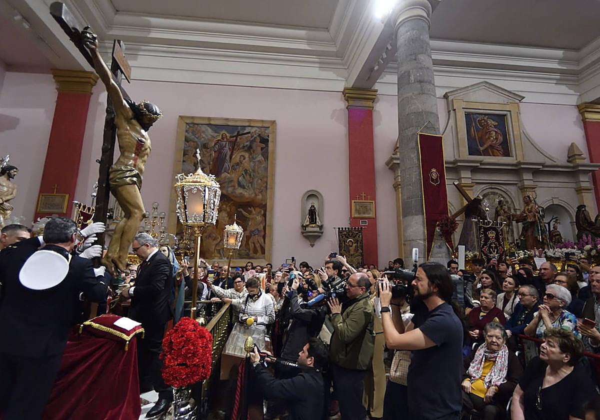 Besapié del Cristo del Perdón en Murcia, este Lunes Santo.