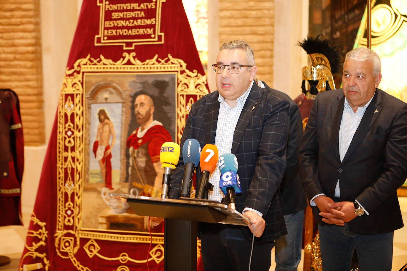 El Paso Azul de Lorca presenta sus nuevos bordados