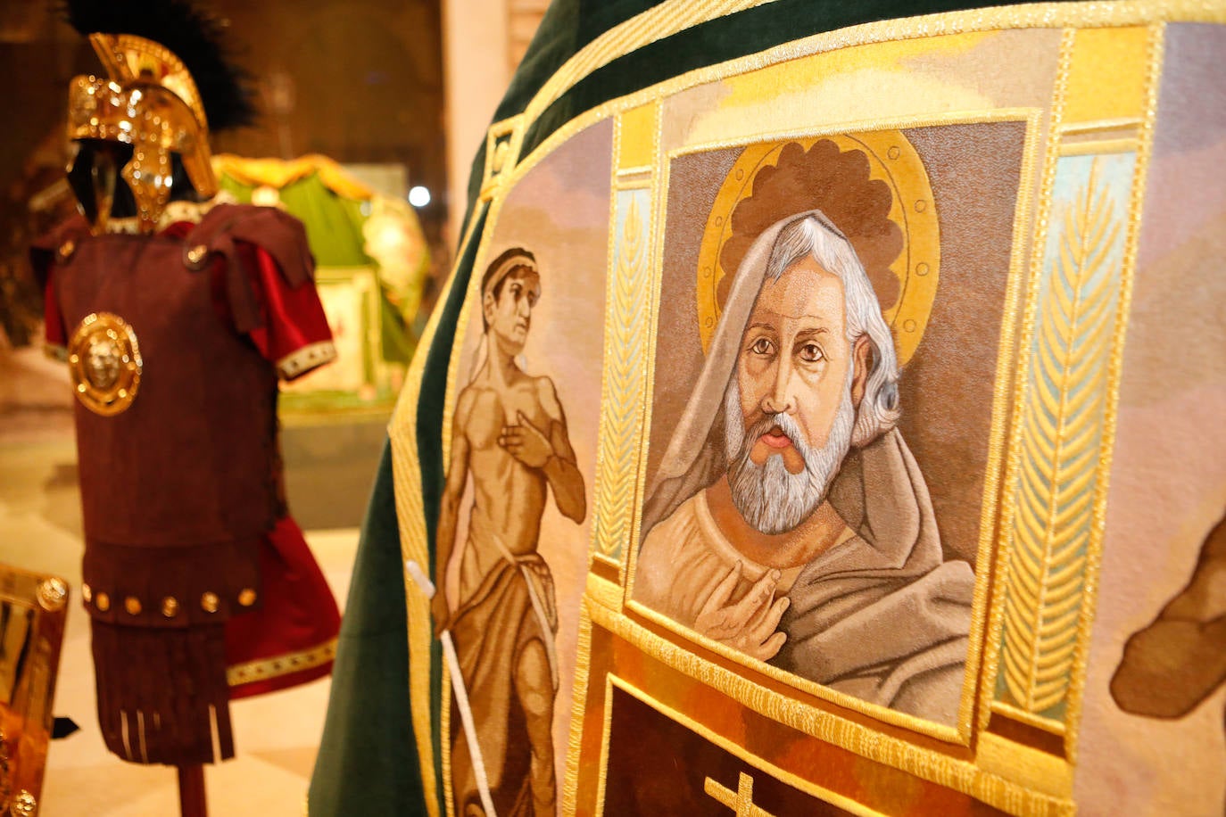 El Paso Azul de Lorca presenta sus nuevos bordados