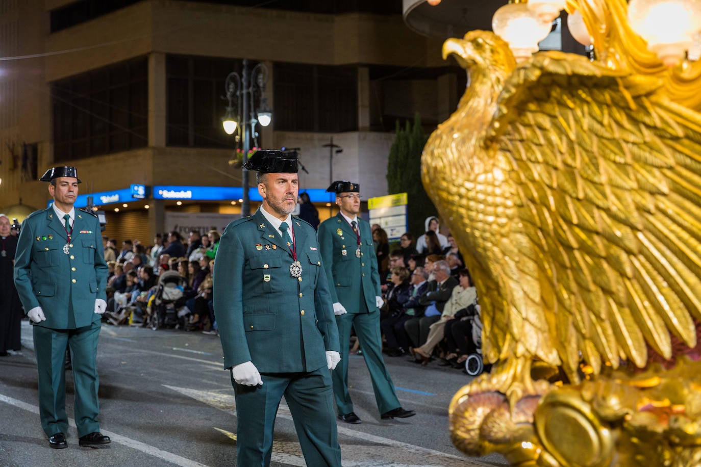 Militares, guardias civiles y armaos imprimen carácter marcial al Lunes Santo