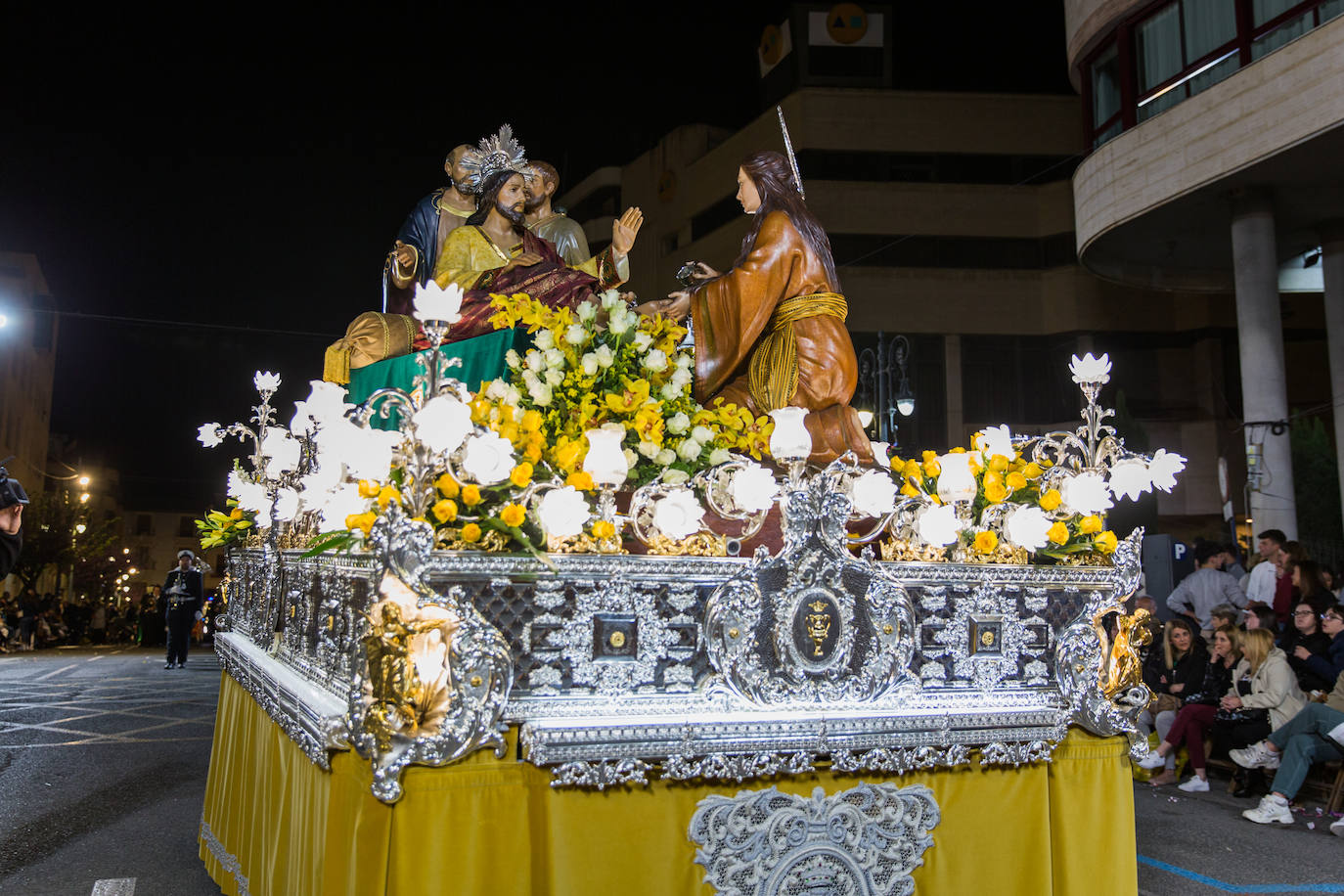 La 'Conversión de María Magdalena' es una obra de José Planes y Antonio García Mengual, sobre trono de plata de Hijos de Peris Bacete