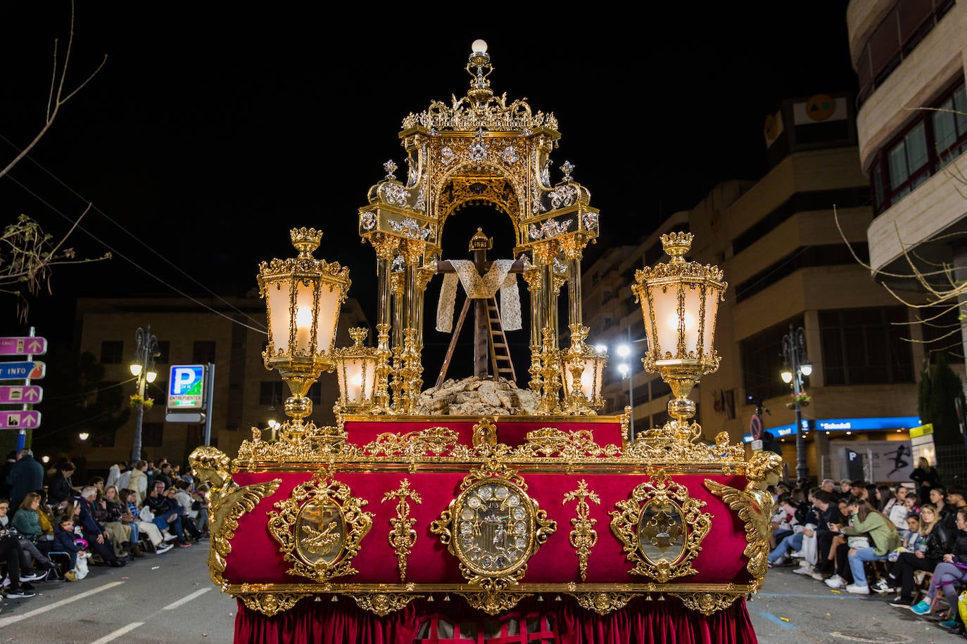 Alarde de solemnidad y devoción en el Martes Santo