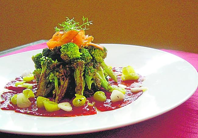 Ensalada de piquillos y brócoli