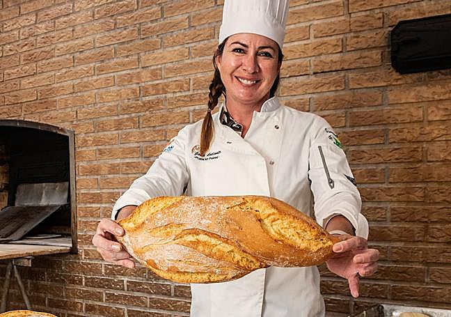 Patricia Pérez es una de las pocas mujeres al frente de una panadería artesana en la Región.
