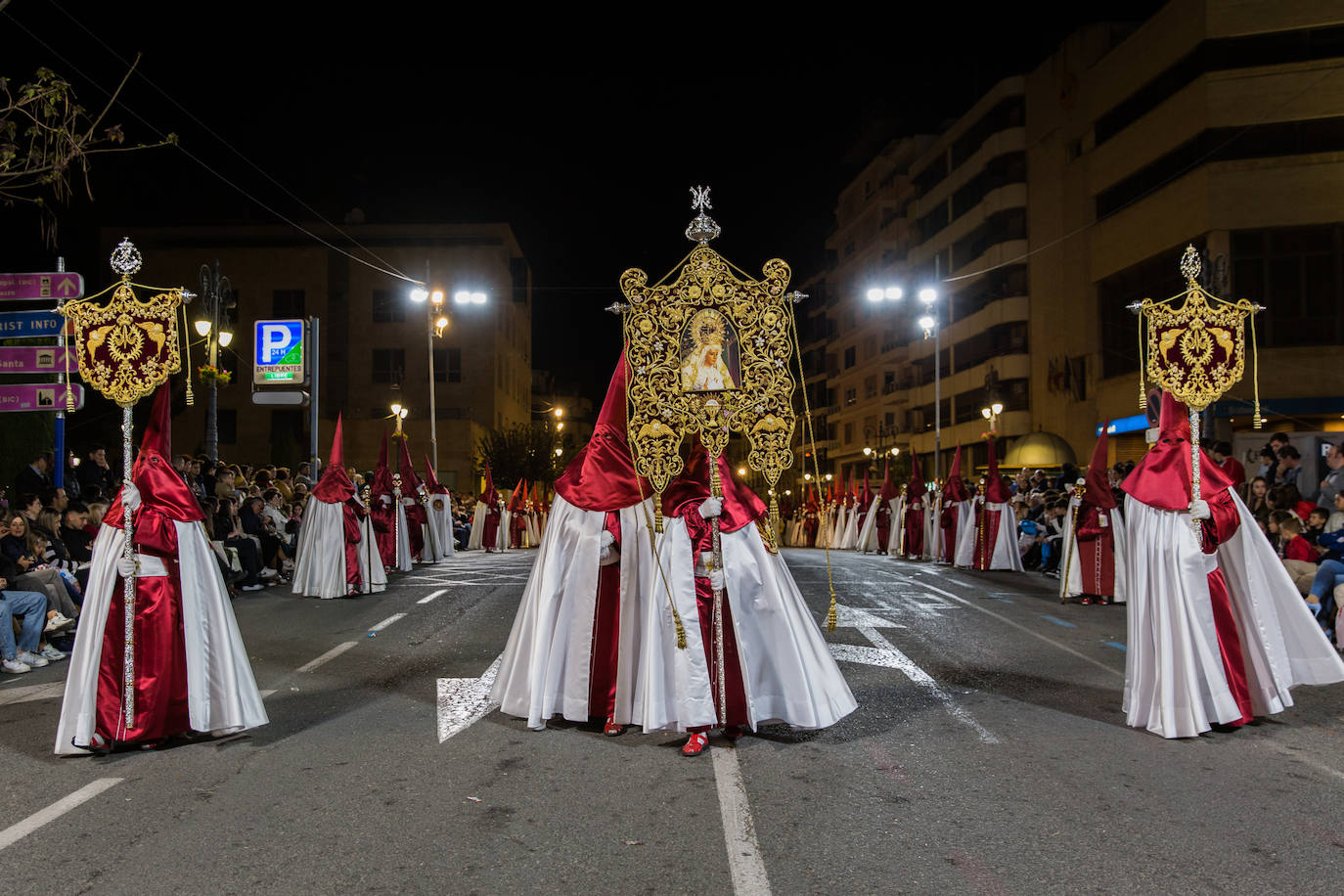 La Cena y el Lavatorio hacen alarde de devoción mariana