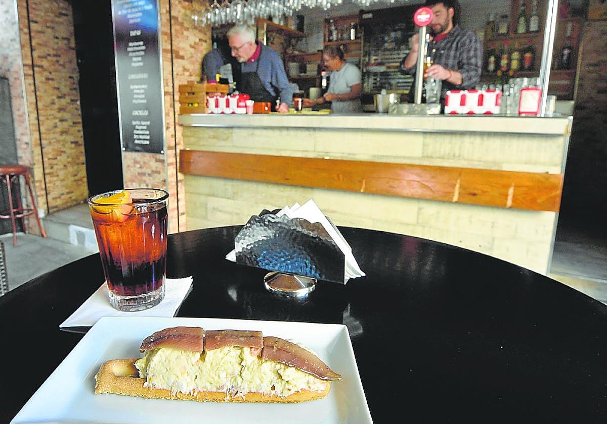 Marinera y vermú casero.