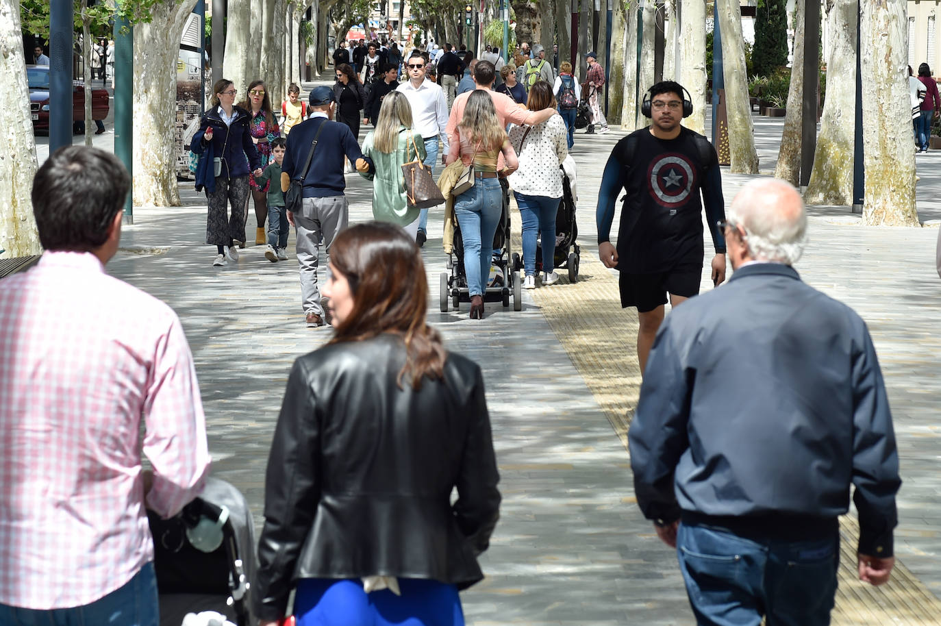 Las terrazas de Murcia se llenan en Jueves Santo