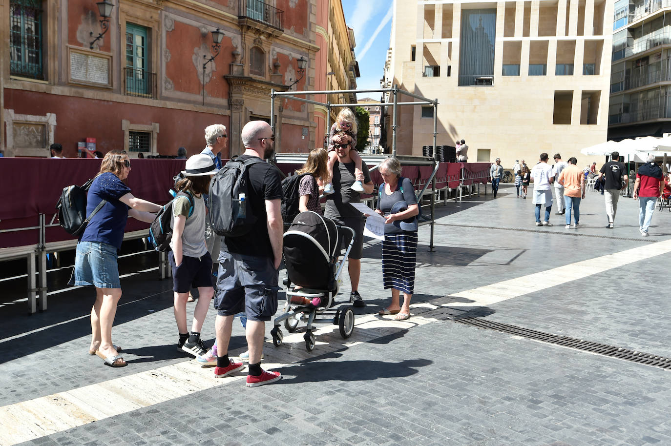 Las terrazas de Murcia se llenan en Jueves Santo