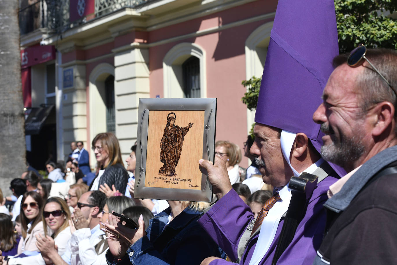 Los murcianos se emocionan con la procesión de Viernes Santo