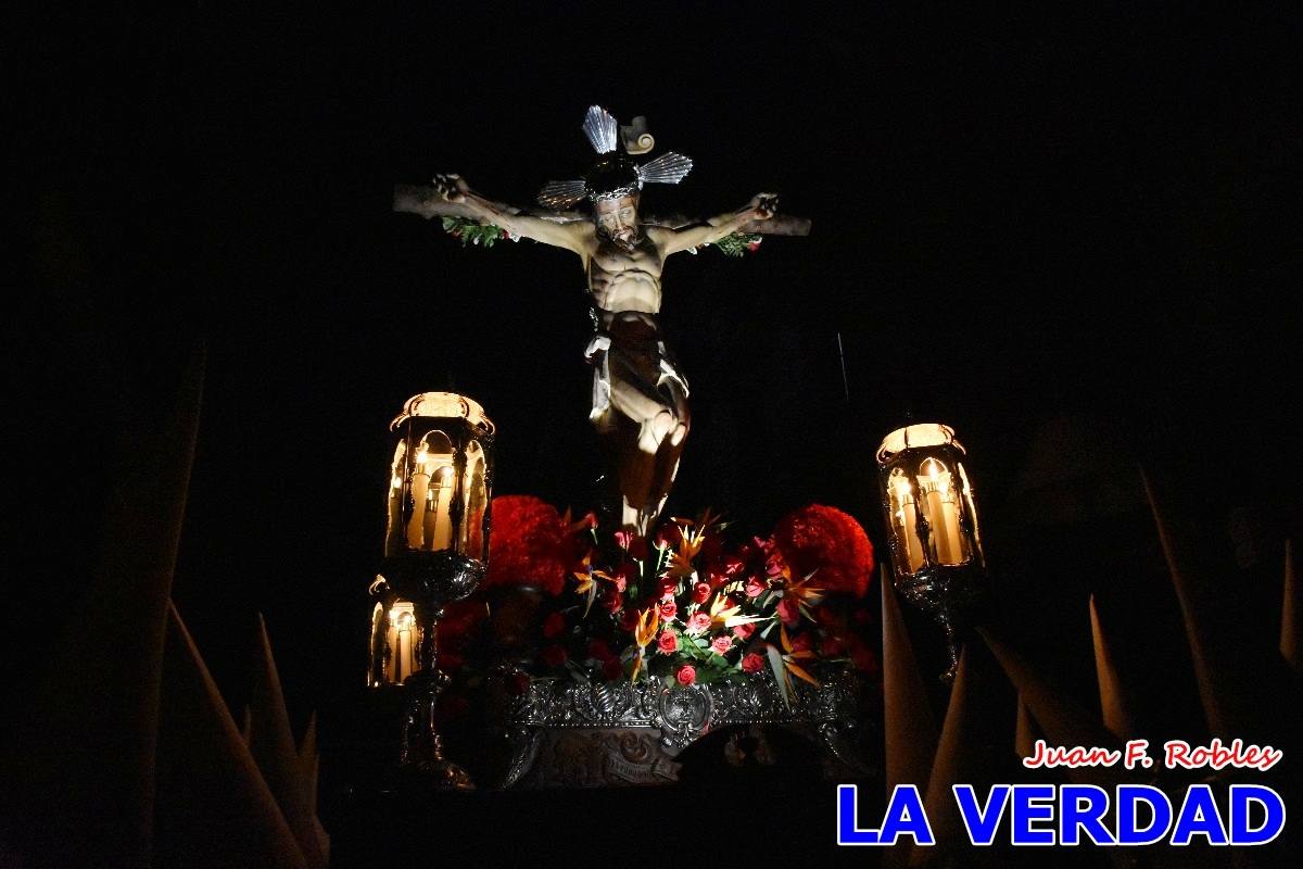 El Cristo de los Voluntarios inunda de solemnidad la medianoche