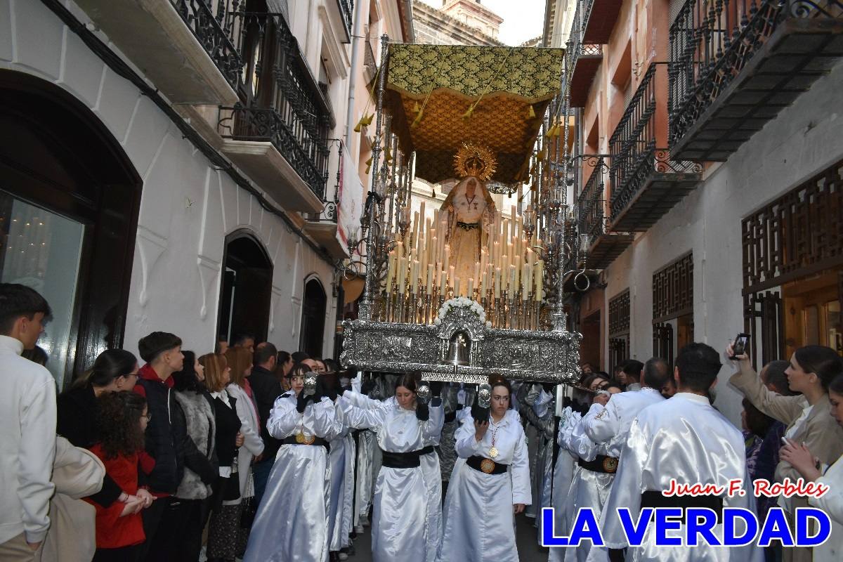 La Virgen Blanca reinó en la tarde del Jueves Santo