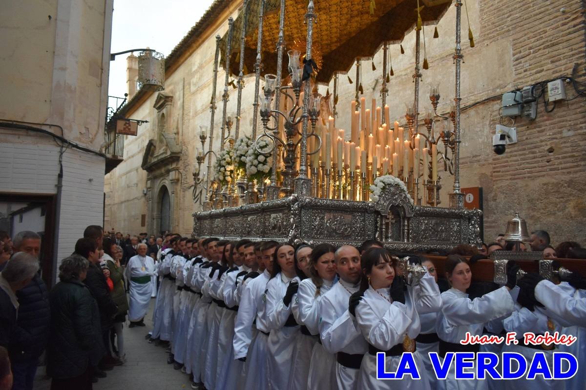 La Virgen Blanca reinó en la tarde del Jueves Santo
