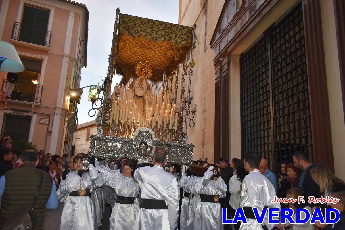 La Virgen Blanca reinó en la tarde del Jueves Santo