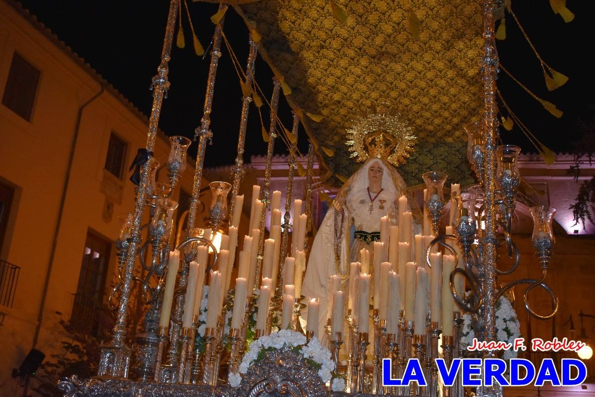 La Virgen Blanca reinó en la tarde del Jueves Santo