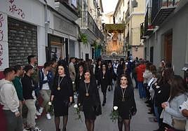 La procesión de la Virgen Blanca a su paso por la calle Mayor de Caravaca de la Cruz.