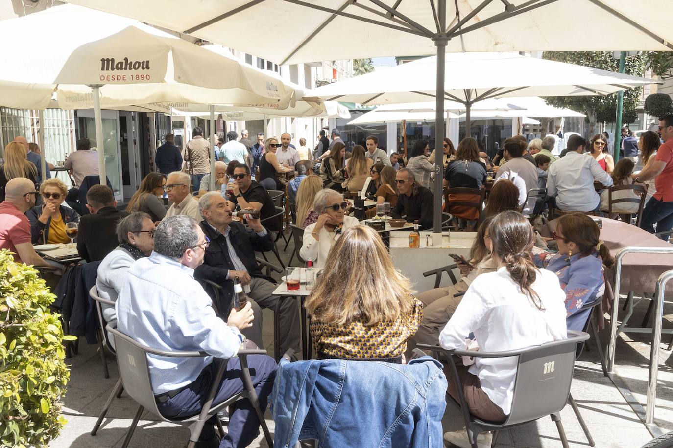 Jueves Santo de encuentros y mucho turismo en Cartagena