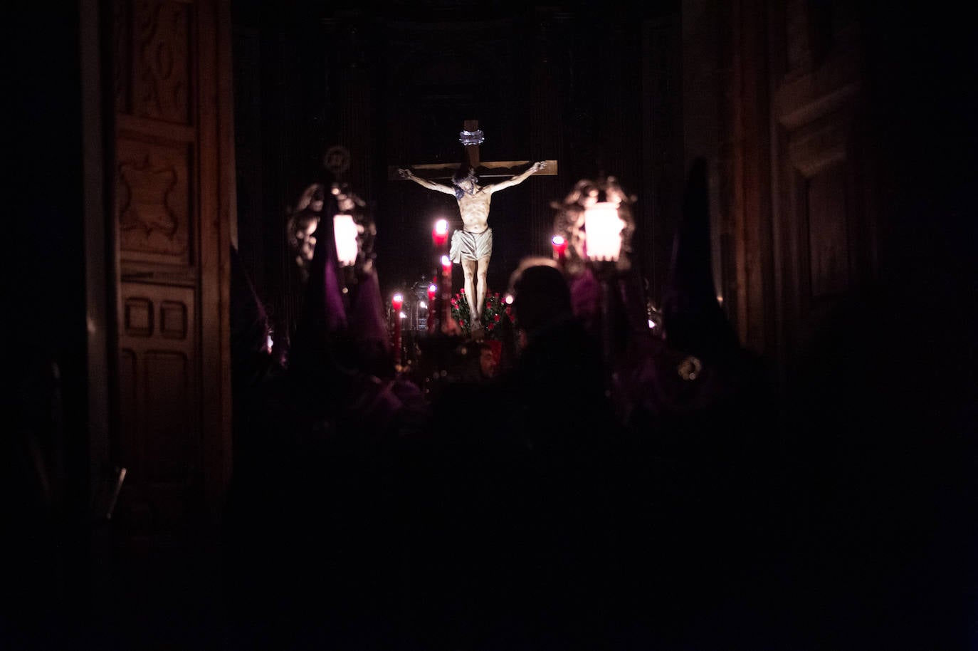 Las imágenes de la procesión del Silencio el Jueves Santo en Murcia