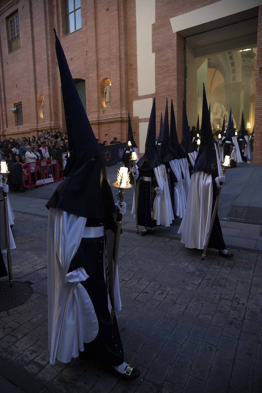 El Santo Entierro de la Cofradía Marraja de Cartagena, en imágenes