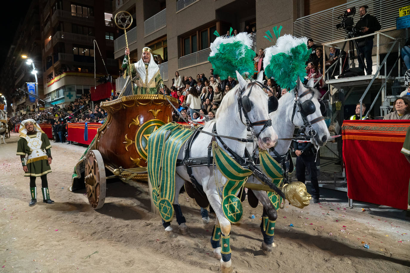 Imágenes del Paso Blanco de Lorca en el Viernes Santo