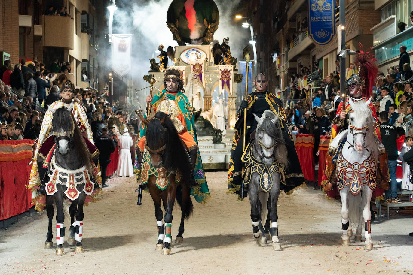 Imágenes del Paso Blanco de Lorca en el Viernes Santo