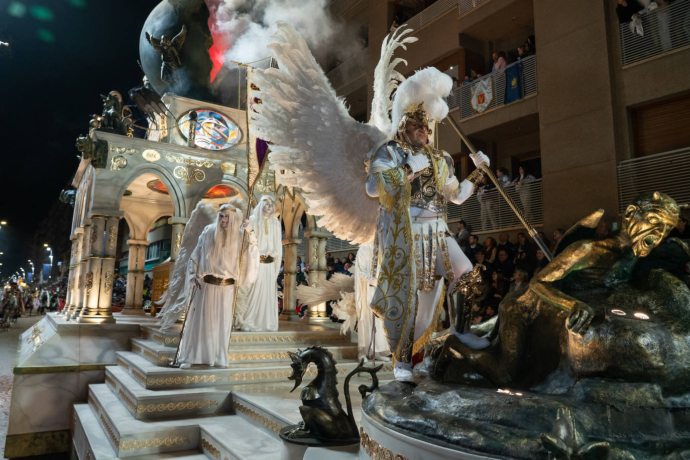 Imágenes del Paso Blanco de Lorca en el Viernes Santo