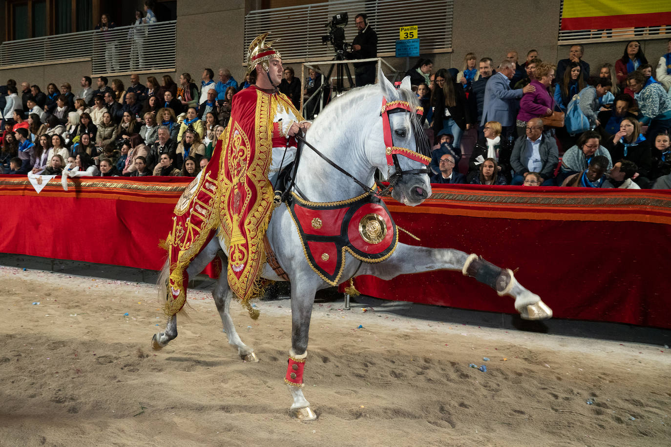 Imágenes del Paso Blanco de Lorca en el Viernes Santo