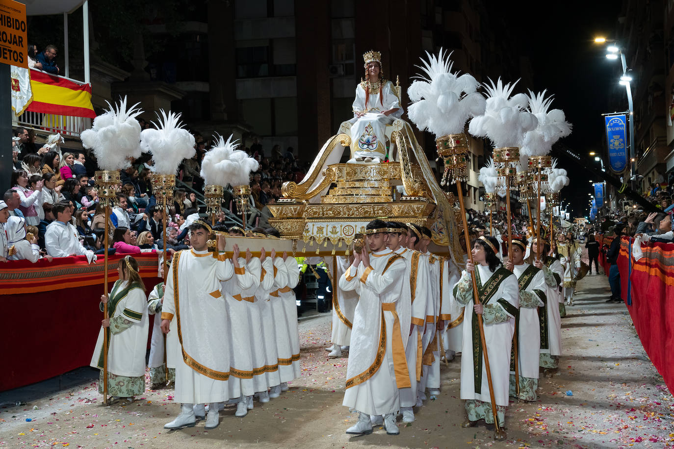 Imágenes del Paso Blanco de Lorca en el Viernes Santo