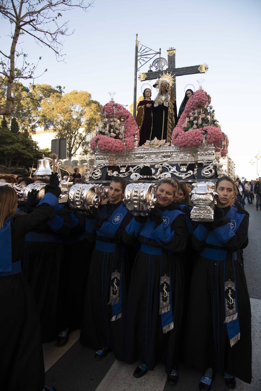 La procesión de la Vera Cruz de Cartagena, en imágenes