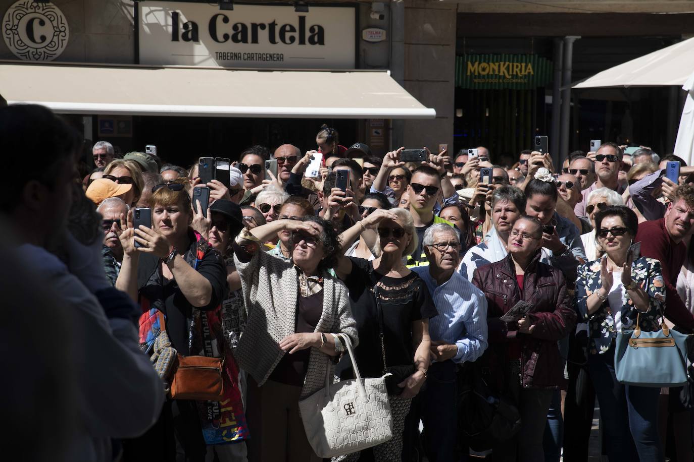 La procesión del Resucitado de Cartagena, en imágenes