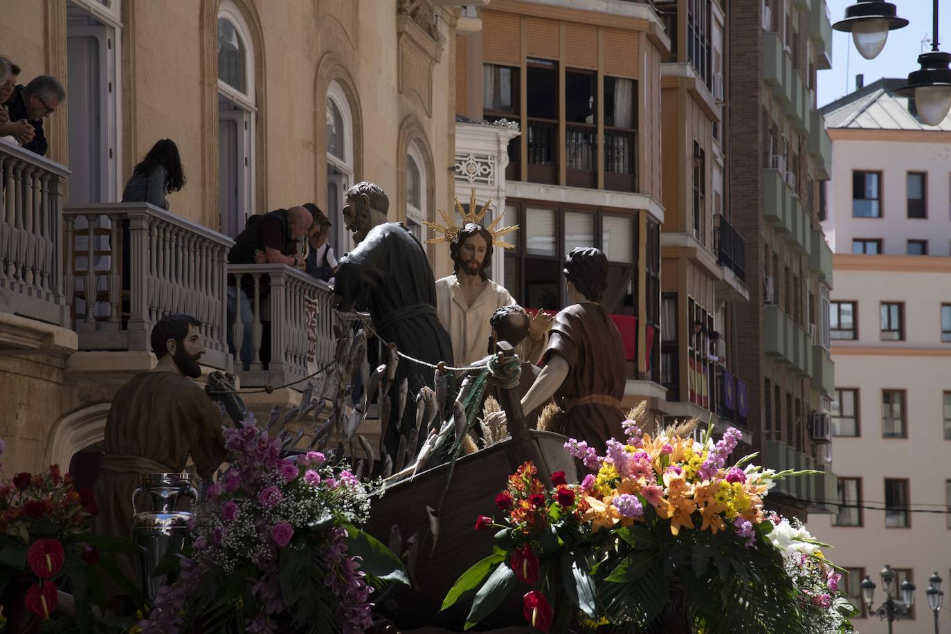 La procesión del Resucitado de Cartagena, en imágenes