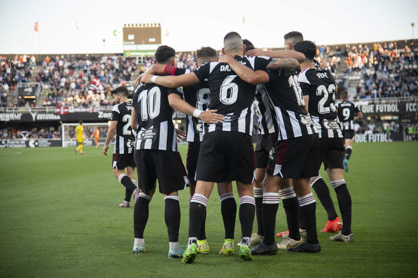 La victoria del Cartagena frente al Mirandés, en imágenes