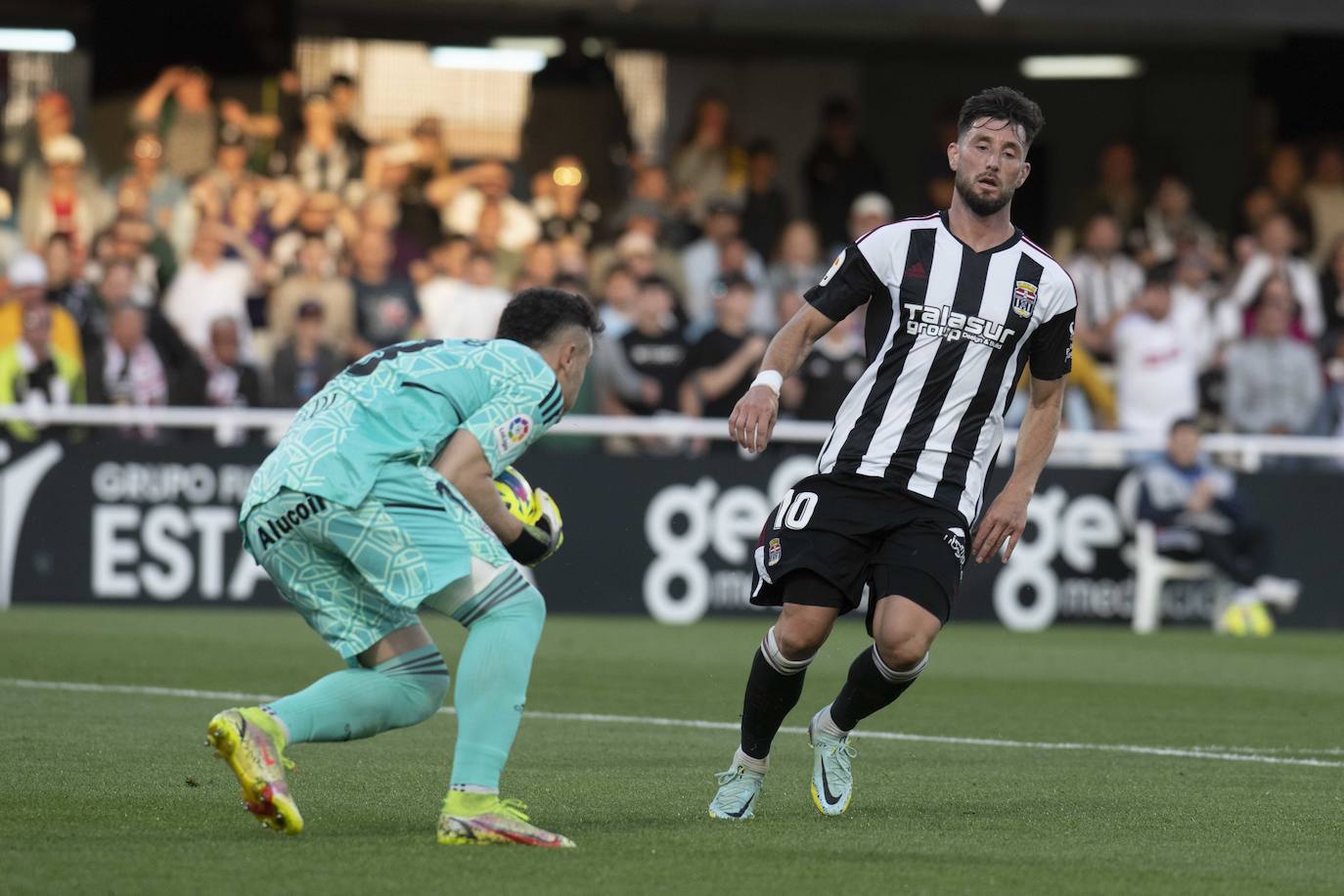 La victoria del Cartagena frente al Mirandés, en imágenes