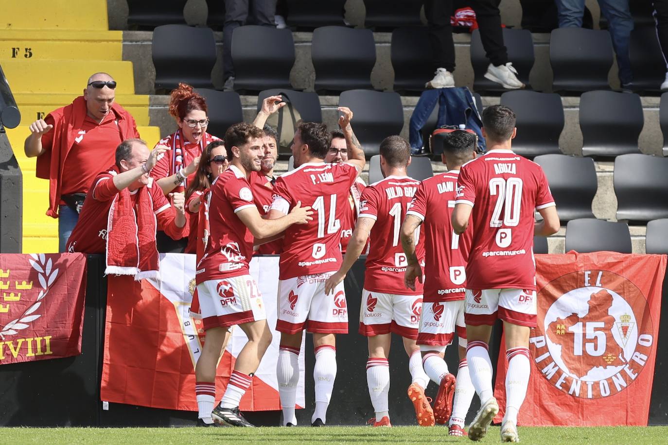 La victoria del Real Murcia frente al Real Unión, en imágenes