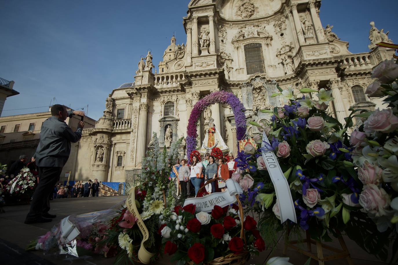 Las imágenes de la ofrenda floral a la Virgen de la Fuensanta