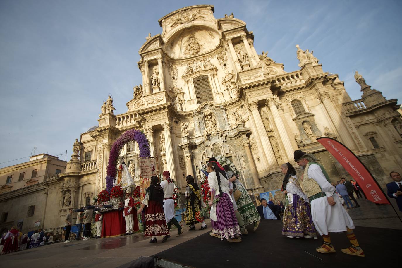 Las imágenes de la ofrenda floral a la Virgen de la Fuensanta