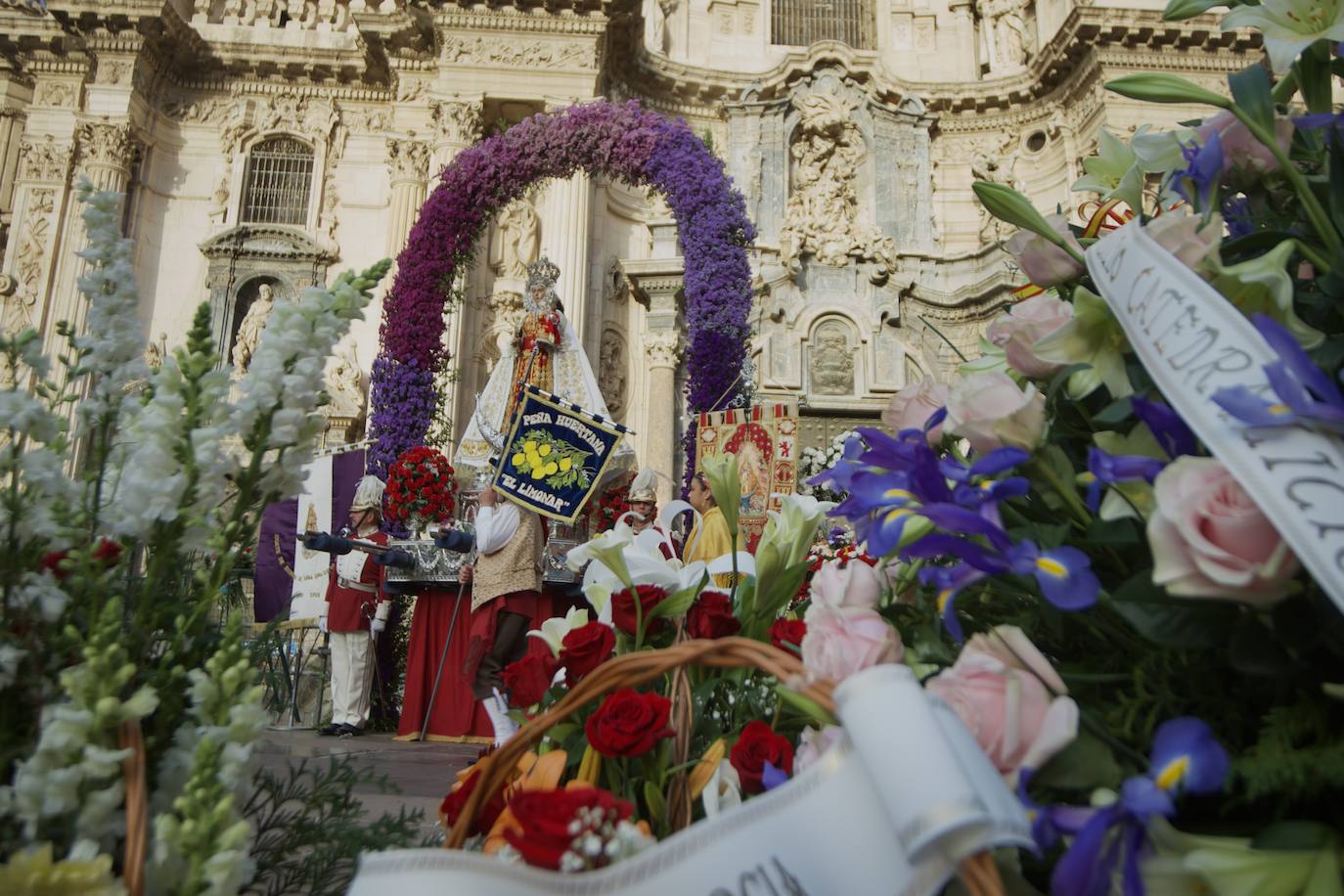Las imágenes de la ofrenda floral a la Virgen de la Fuensanta