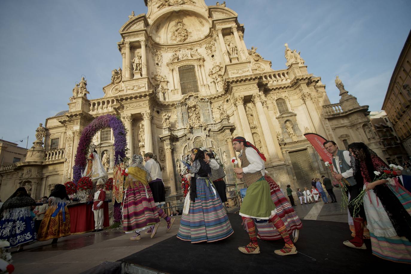Las imágenes de la ofrenda floral a la Virgen de la Fuensanta