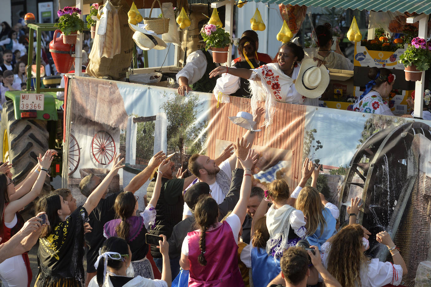 El desfile del Bando de la Huerta, en imágenes