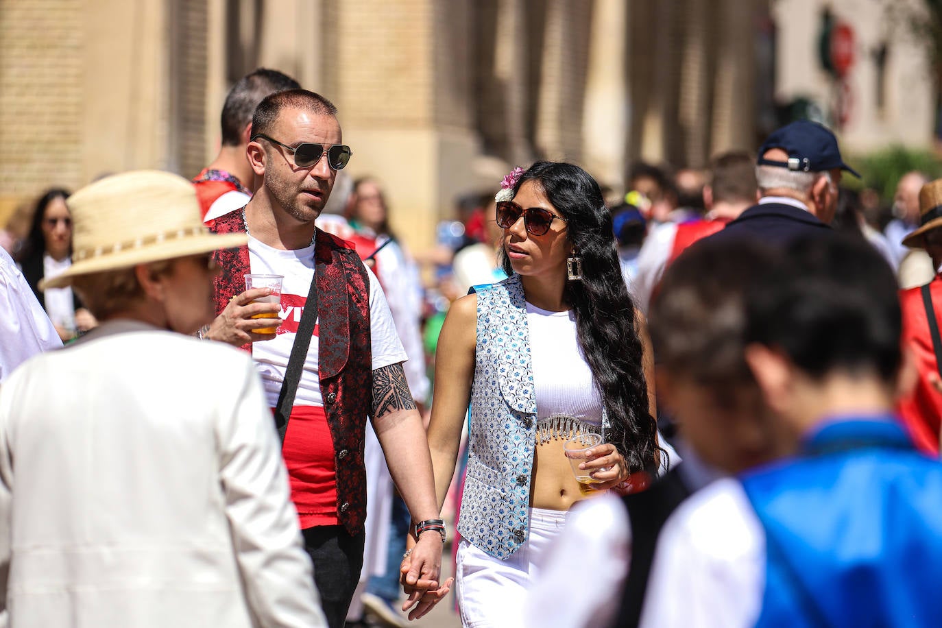 Las imágenes del ambiente festivo que inunda las calles en el Bando de la Huerta