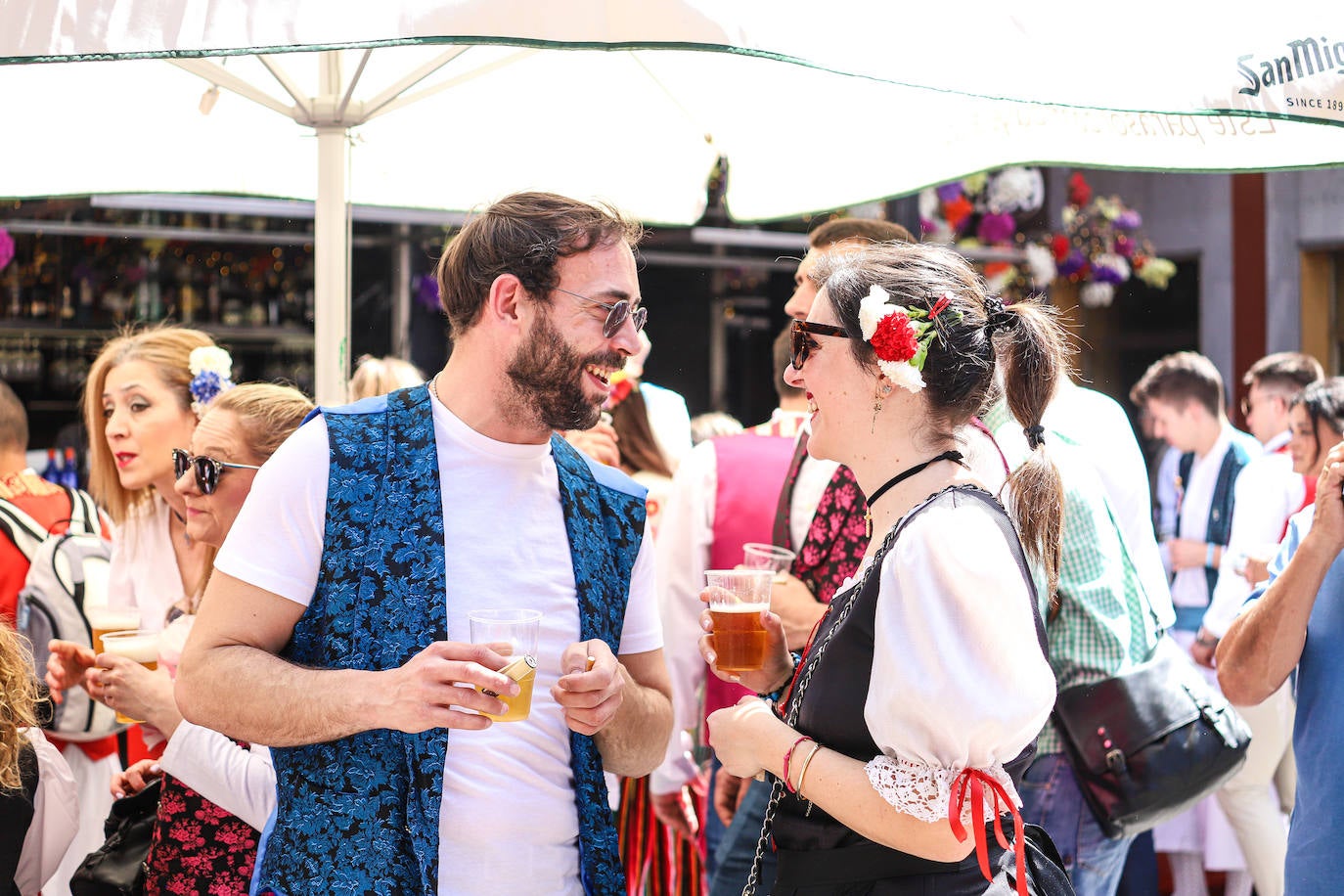 Las imágenes del ambiente festivo que inunda las calles en el Bando de la Huerta