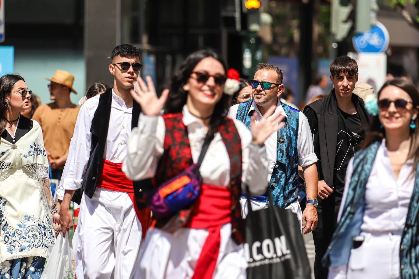 Las imágenes del ambiente festivo que inunda las calles en el Bando de la Huerta