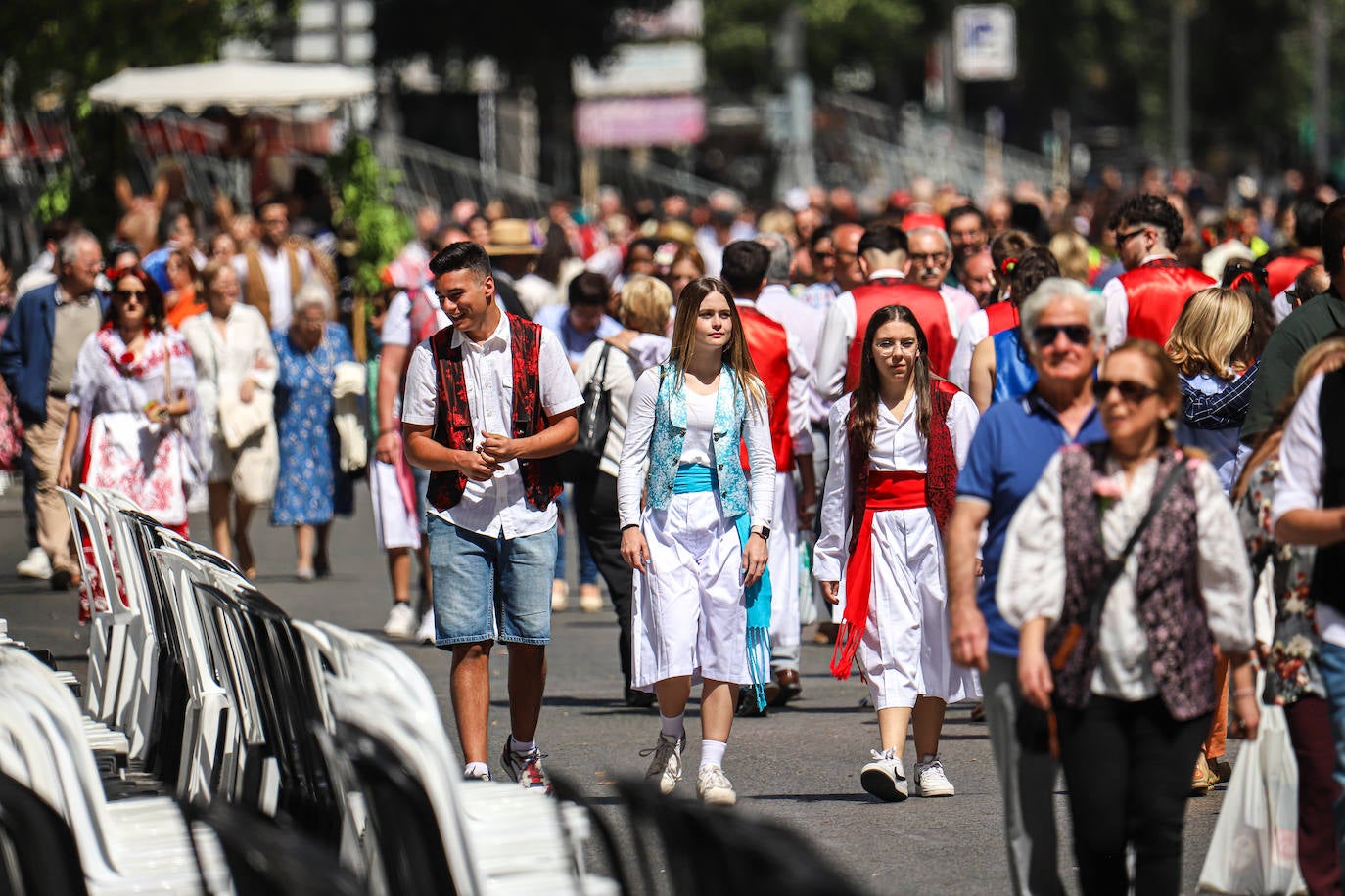 Las imágenes del ambiente festivo que inunda las calles en el Bando de la Huerta