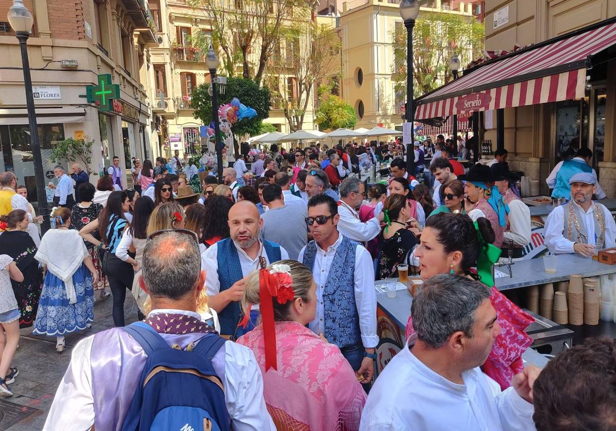 Las imágenes del ambiente festivo que inunda las calles en el Bando de la Huerta