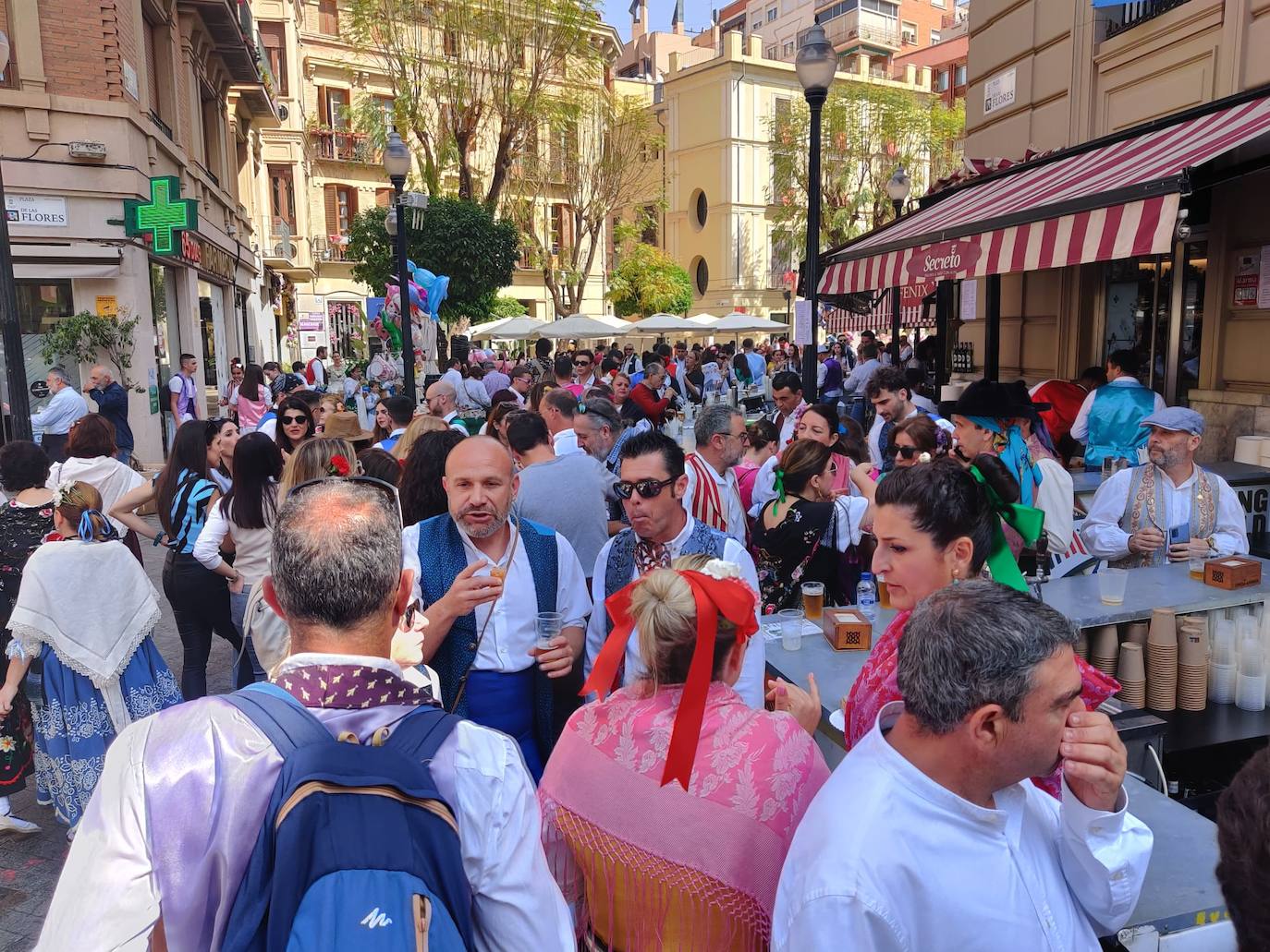 Las imágenes del ambiente festivo que inunda las calles en el Bando de la Huerta