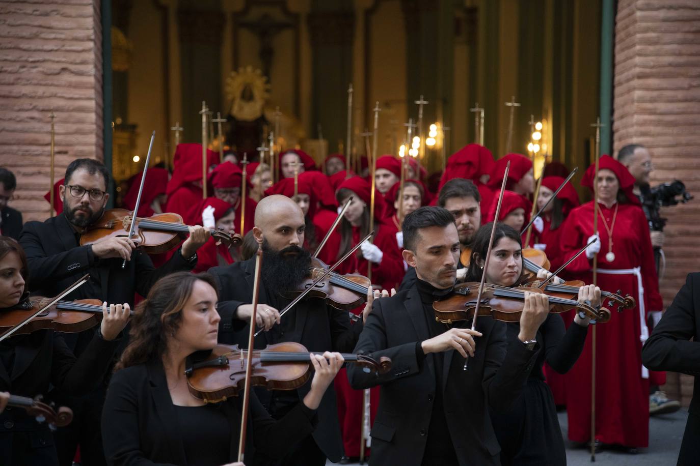 Las imágenes de la procesión Prendimiento el lunes en Cartagena