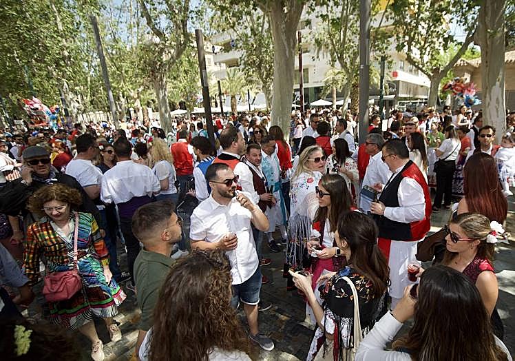 Los huertanos llenan las calles de Murcia.