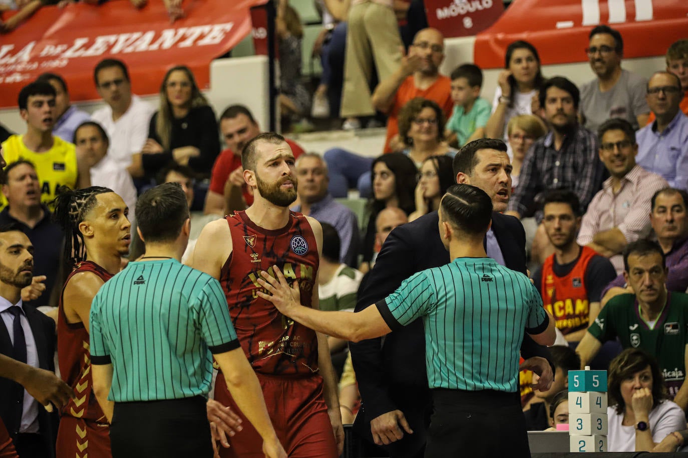 Las imágenes del partido UCAM Murcia CB-Unicaja (74-96)