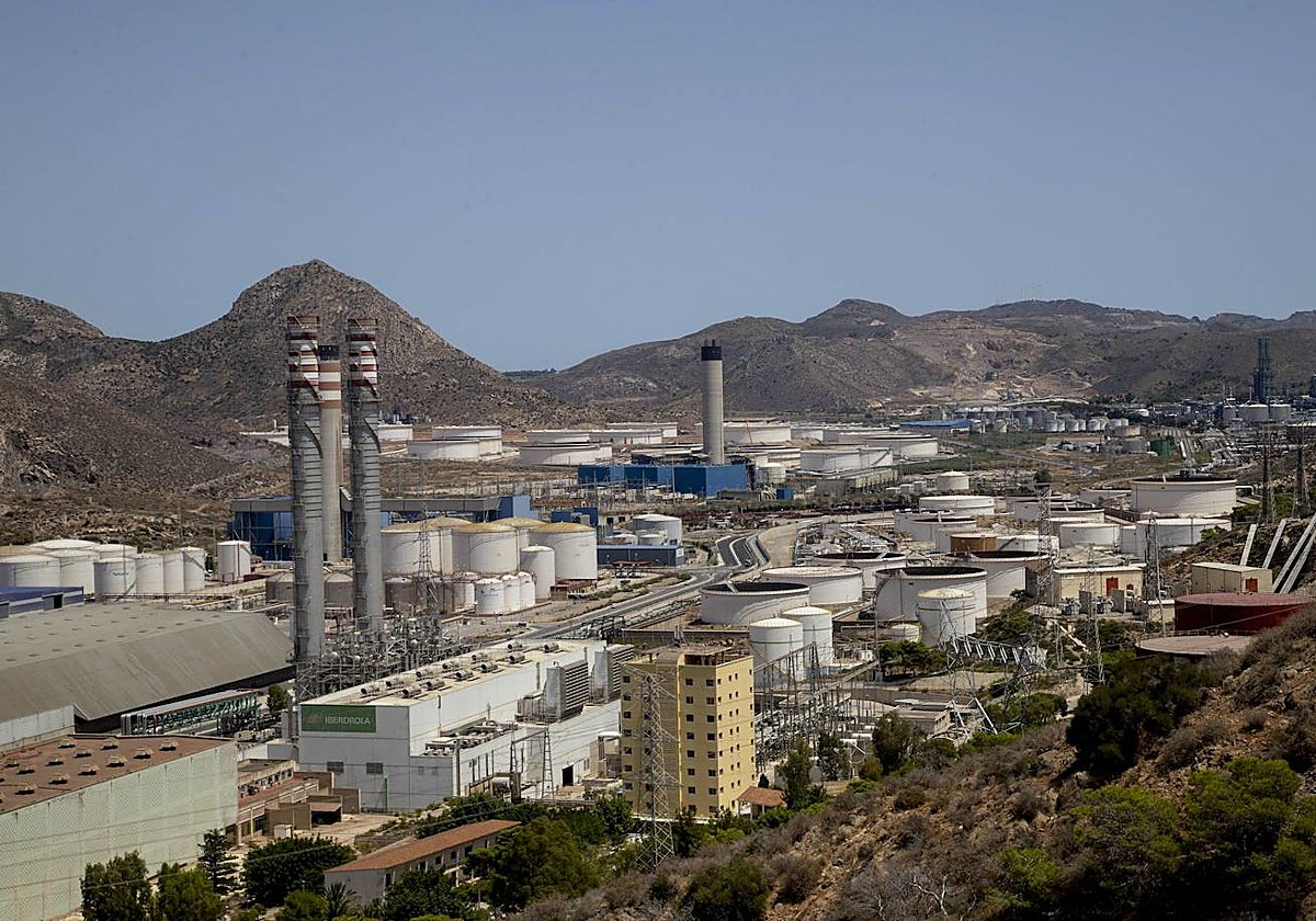 Vista del valle industrial de Escombreras, destacado en la oferta de calor residual.